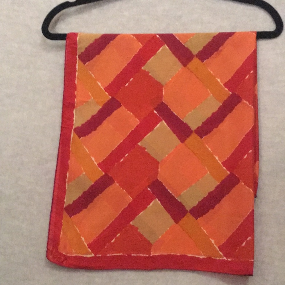 Vera Neuman Silk Blend Hand Rolled 27 1/2” Square Vintage Scarf Made in Japan